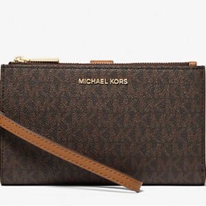 Spring SALE 🌷🌺🌸Michael Kors Adele Logo Smartphone NWOT